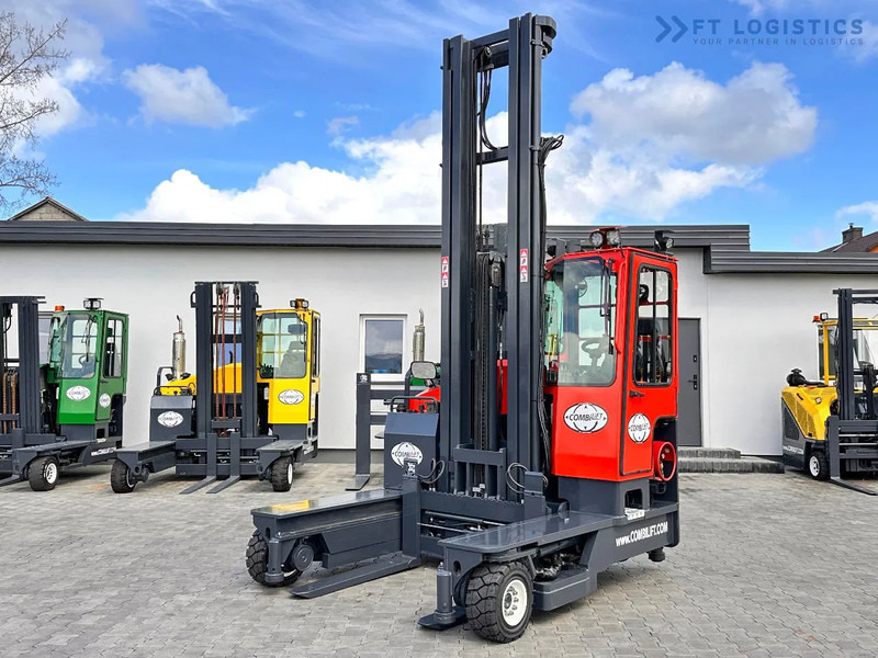 Combilift C4000 / TRIPLEX / 9300MM / FREE LIFT / POSITIONER / LPG / CABIN C4000 / TRIPLEX / 9300MM / FREE LIFT / POSITIONER / LPG / CABIN - Chariot multidirectionnel: photos 5 Combilift C4000 / TRIPLEX / 9300MM / FREE LIFT / POSITIONER / LPG / CABIN C4000 / TRIPLEX / 9300MM / FREE LIFT / POSITIONER / LPG / CABIN - Chariot multidirectionnel: photos 5