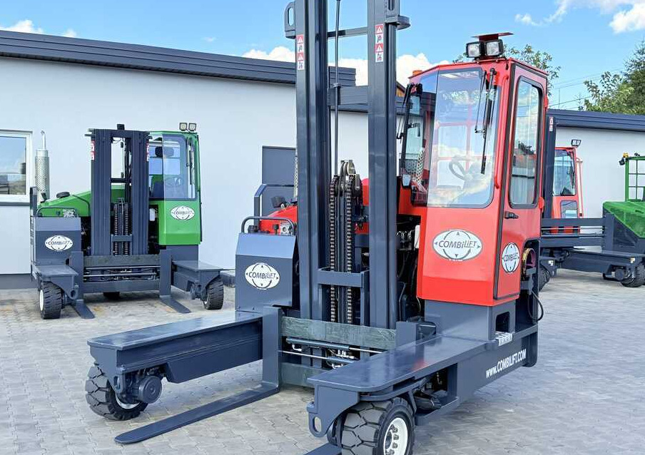 Combilift C4500 / LPG / DUPLEX - 4500MM / FORK POSITIONER / FREE LIFT / FULL CABIN / ONLY 6,178 HOURS / CONDITION – LIKE NEW! - Chariot multidirectionnel: photos 4 Combilift C4500 / LPG / DUPLEX - 4500MM / FORK POSITIONER / FREE LIFT / FULL CABIN / ONLY 6,178 HOURS / CONDITION – LIKE NEW! - Chariot multidirectionnel: photos 4