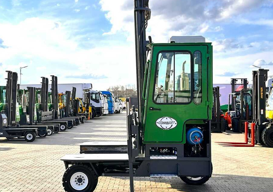 Combilift C5000XL / LPG / AIR CONDITIONING / WIDE POSITIONER / DUPLEX MAST / ADJUSTABLE FORKS / NEW TIRES / EXCELLENT CONDITION! - Chariot multidirectionnel: photos 3 Combilift C5000XL / LPG / AIR CONDITIONING / WIDE POSITIONER / DUPLEX MAST / ADJUSTABLE FORKS / NEW TIRES / EXCELLENT CONDITION! - Chariot multidirectionnel: photos 3