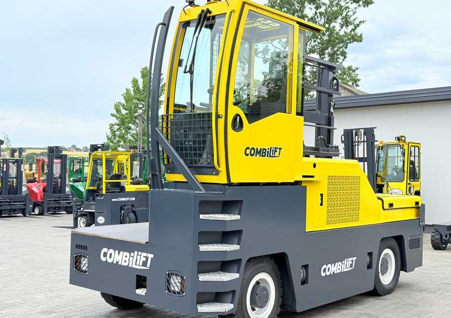 Combilift C6000FSL / DIESEL / DUPLEX – 4100MM / 1400MM FORKS / SIDeloADER / 6000KG LIFTING CAPACITY / FREE LIFT / DEUTZ ENGINE / EXCELLENT CONDITION - Chariot latéral: photos 1 Combilift C6000FSL / DIESEL / DUPLEX – 4100MM / 1400MM FORKS / SIDeloADER / 6000KG LIFTING CAPACITY / FREE LIFT / DEUTZ ENGINE / EXCELLENT CONDITION - Chariot latéral: photos 1