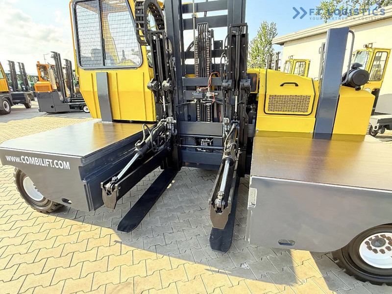 Combilift C6000SR / DUPLEX / 4200MM / LOAD CLAMP ON FORKS / FREE LIFT / DIESEL / POSITIONER / NEW TIRES / LIKE NEW / Wide range of four-wa - Chariot multidirectionnel: photos 4 Combilift C6000SR / DUPLEX / 4200MM / LOAD CLAMP ON FORKS / FREE LIFT / DIESEL / POSITIONER / NEW TIRES / LIKE NEW / Wide range of four-wa - Chariot multidirectionnel: photos 4