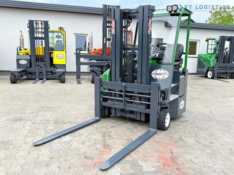 Combilift CB3000 / DIESEL / TRIPLEX 4900MM / FULL FREE LIFT / SIDE SHIFT / FORK POSITIONER / 1500MM FORKS / LIKE NEW CB3000 / DIESEL / TRI - Chariot multidirectionnel: photos 4 Combilift CB3000 / DIESEL / TRIPLEX 4900MM / FULL FREE LIFT / SIDE SHIFT / FORK POSITIONER / 1500MM FORKS / LIKE NEW CB3000 / DIESEL / TRI - Chariot multidirectionnel: photos 4