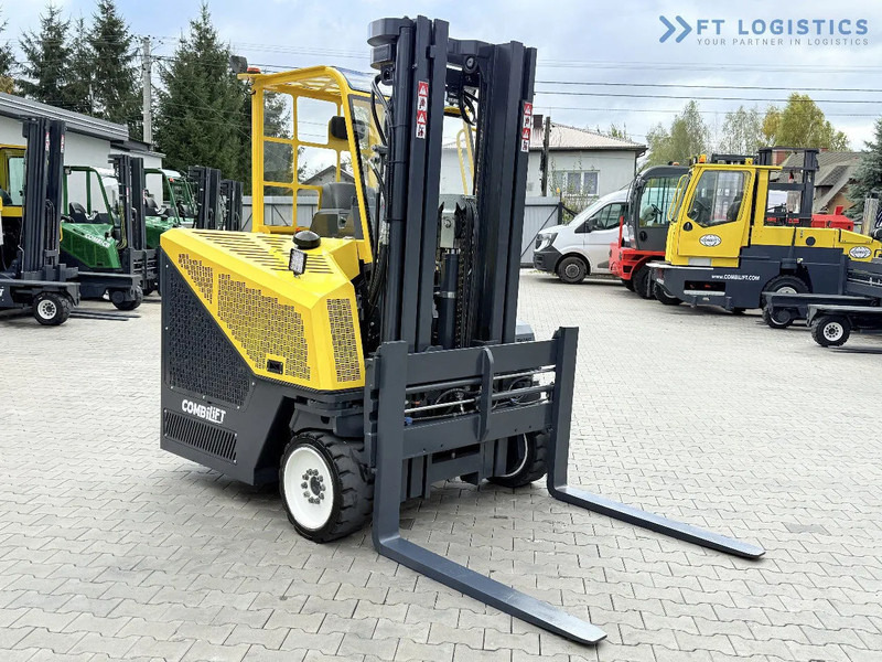 Combilift CB4000 / GAS / TRIPLEX 5200MM / FREE LIFT / FORK POSITIONER / SIDE SHIFT / EXCELLENT CONDITION / Wide range of four-way and side - Chariot multidirectionnel: photos 5 Combilift CB4000 / GAS / TRIPLEX 5200MM / FREE LIFT / FORK POSITIONER / SIDE SHIFT / EXCELLENT CONDITION / Wide range of four-way and side - Chariot multidirectionnel: photos 5