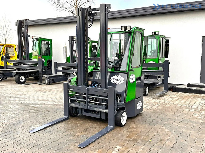 Combilift Combilift C3000CB - DUPLEX 4000mm - Year 2015 - / CABIN - HEATING / ONLY 6546 MTH / EXCELLENT CONDITION / LIKE NEW! Combilift C3 - Chariot multidirectionnel: photos 2 Combilift Combilift C3000CB - DUPLEX 4000mm - Year 2015 - / CABIN - HEATING / ONLY 6546 MTH / EXCELLENT CONDITION / LIKE NEW! Combilift C3 - Chariot multidirectionnel: photos 2