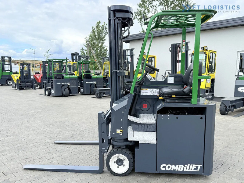 Combilift Combilift CBE2500 / TRIPLEX / 5500MM / FREE LIFT / ELECTRIC DRIVE / ONLY 2300 MTH / FORK POSITIONER / SIDE SHIFT / NEW TYRES / L - Chariot multidirectionnel: photos 3 Combilift Combilift CBE2500 / TRIPLEX / 5500MM / FREE LIFT / ELECTRIC DRIVE / ONLY 2300 MTH / FORK POSITIONER / SIDE SHIFT / NEW TYRES / L - Chariot multidirectionnel: photos 3