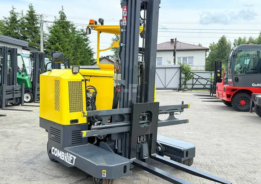Chariot multidirectionnel Combilift MR / ELECTRIC / TRIPLEX – 6000MM / FULL FREE LIFT / WIDE POSITIONER / FORK SIDESHIFT / ONLY 1400 HOURS / LIKE NEW: photos 39