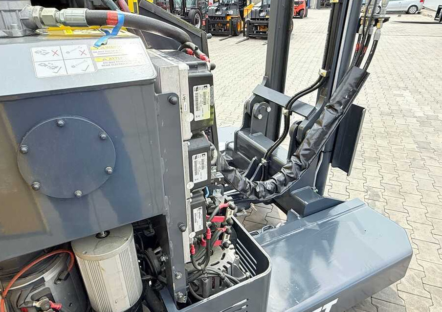 Chariot multidirectionnel Combilift MR / ELECTRIC / TRIPLEX – 6000MM / FULL FREE LIFT / WIDE POSITIONER / FORK SIDESHIFT / ONLY 1400 HOURS / LIKE NEW: photos 35