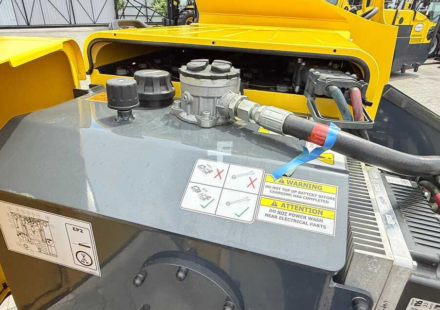 Chariot multidirectionnel Combilift MR / ELECTRIC / TRIPLEX – 6000MM / FULL FREE LIFT / WIDE POSITIONER / FORK SIDESHIFT / ONLY 1400 HOURS / LIKE NEW: photos 34