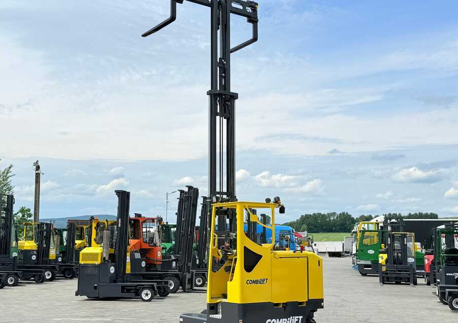 Chariot multidirectionnel Combilift MR / ELECTRIC / TRIPLEX – 6000MM / FULL FREE LIFT / WIDE POSITIONER / FORK SIDESHIFT / ONLY 1400 HOURS / LIKE NEW: photos 25