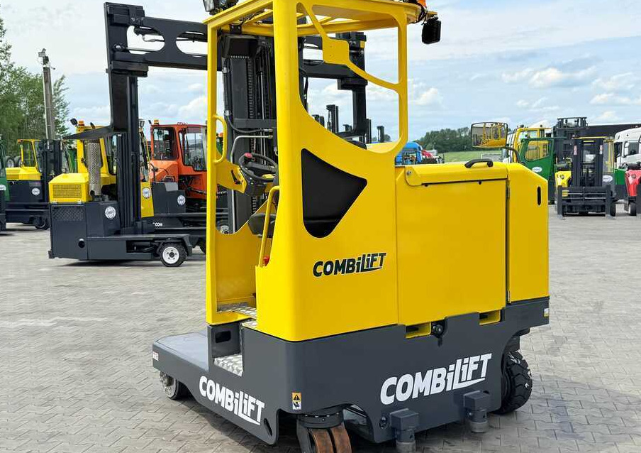 Chariot multidirectionnel Combilift MR / ELECTRIC / TRIPLEX – 6000MM / FULL FREE LIFT / WIDE POSITIONER / FORK SIDESHIFT / ONLY 1400 HOURS / LIKE NEW: photos 24