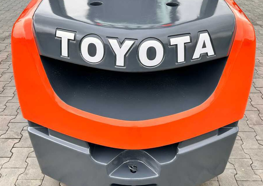 Toyota 52-8FDJF35 / DIESEL / 2016 / ONLY 2,096 HOURS / DUPLEX MAST / LIKE NEW - Chariot élévateur diesel: photos 5 Toyota 52-8FDJF35 / DIESEL / 2016 / ONLY 2,096 HOURS / DUPLEX MAST / LIKE NEW - Chariot élévateur diesel: photos 5