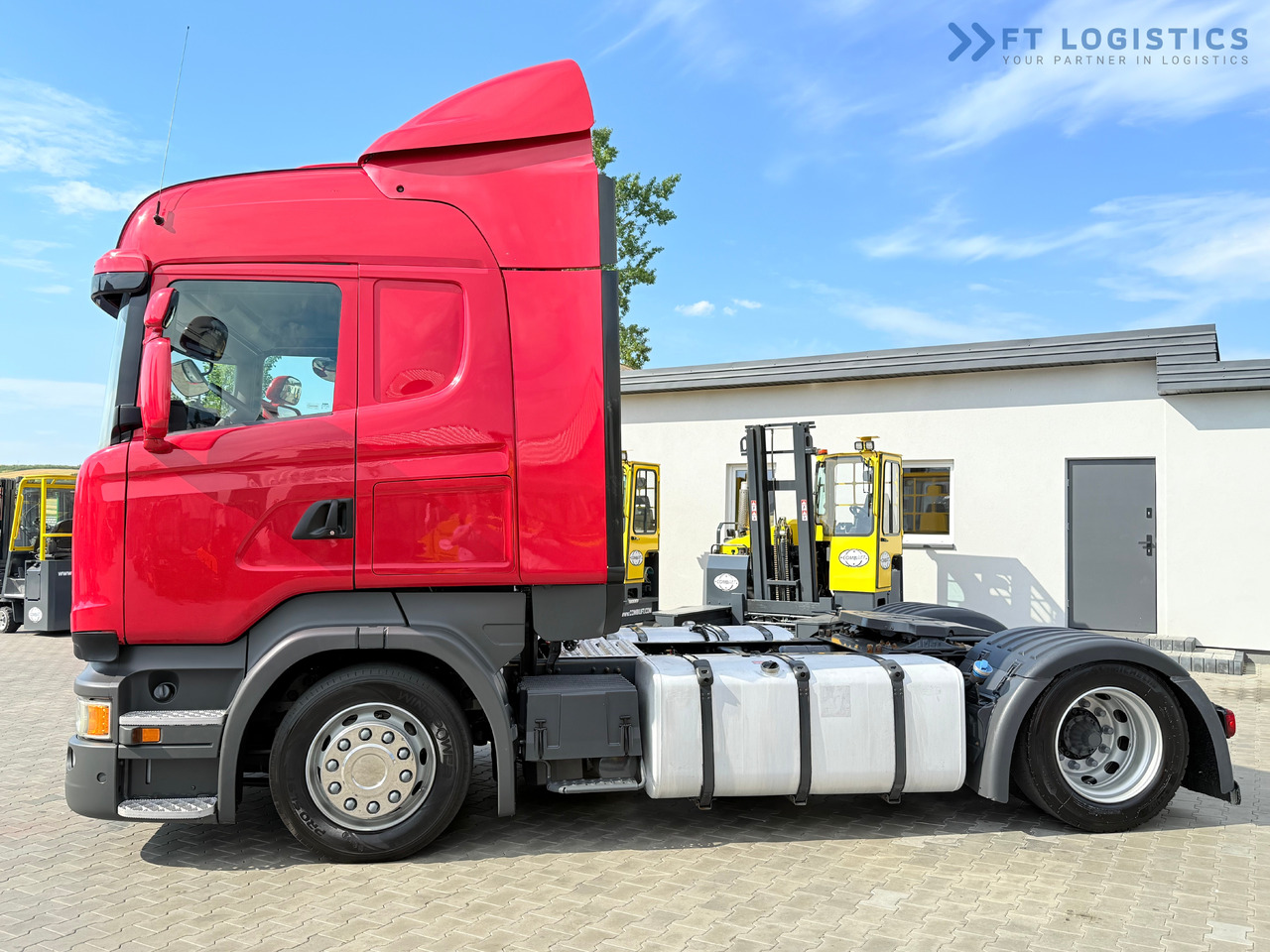 SCANIA R450 / LOW-DECK / RETARDER / 1200L FUEL TANKS / TWO BEDS / 80% TYRES / FRIDGE / PARKING AIR CONDITIONING / WEBASTO / EXCELLENT CONDITION - Tracteur routier: photos 4 SCANIA R450 / LOW-DECK / RETARDER / 1200L FUEL TANKS / TWO BEDS / 80% TYRES / FRIDGE / PARKING AIR CONDITIONING / WEBASTO / EXCELLENT CONDITION - Tracteur routier: photos 4