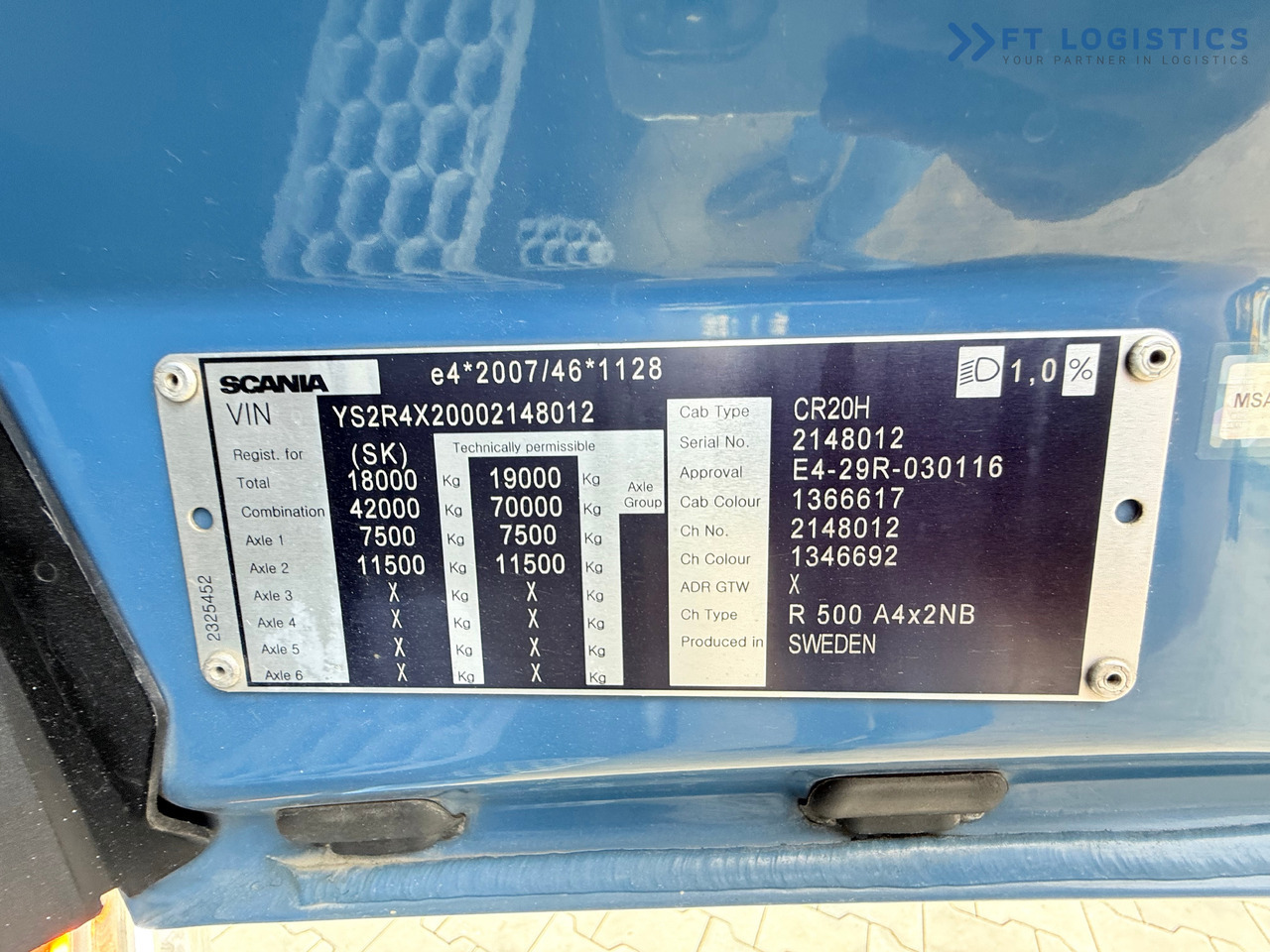 SCANIA R500 / STANDARD / RETARDER / 6X AIR SUSPENSION / PARKING AIR CONDITIONING / INTERAXLE COVERS / 2X BED / FRIDGE / RETARDER / LIKE NEW - Tracteur routier: photos 4 SCANIA R500 / STANDARD / RETARDER / 6X AIR SUSPENSION / PARKING AIR CONDITIONING / INTERAXLE COVERS / 2X BED / FRIDGE / RETARDER / LIKE NEW - Tracteur routier: photos 4