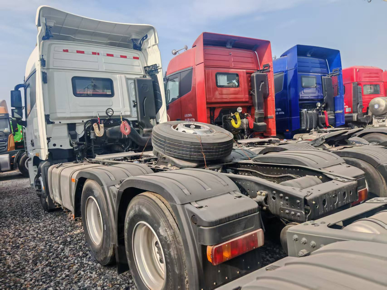 Auman 6×4 - Remorque châssis: photos 3 Auman 6×4 - Remorque châssis: photos 3