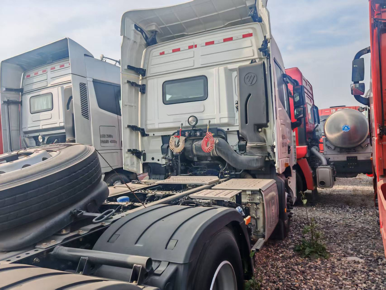 Auman 6×4 - Remorque châssis: photos 5 Auman 6×4 - Remorque châssis: photos 5