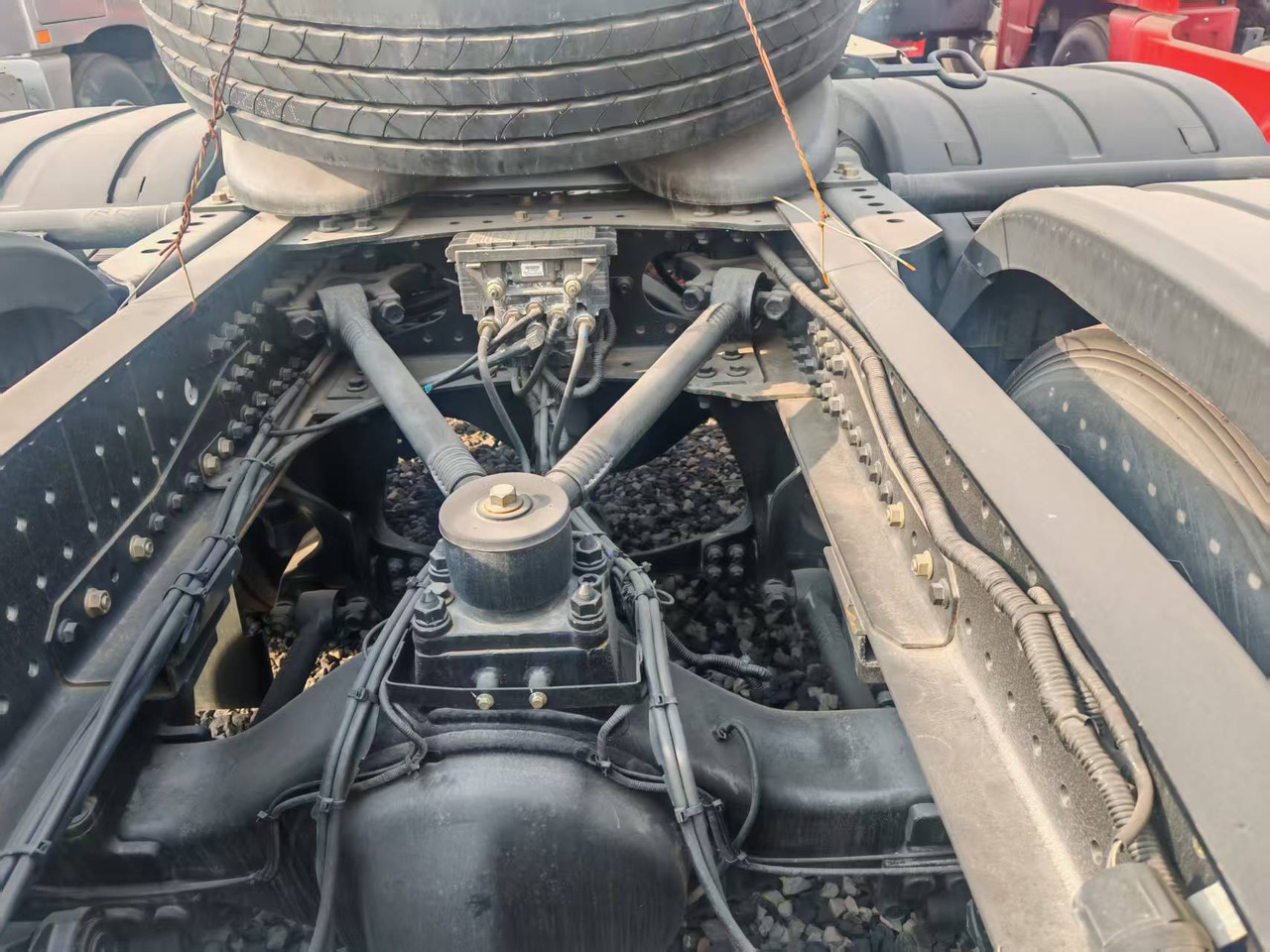 Auman 6×4 - Remorque châssis: photos 4 Auman 6×4 - Remorque châssis: photos 4