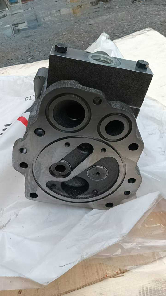 CATERPILLAR 132-3629 - Bloc-cylindres pour Bulldozer: photos 2 CATERPILLAR 132-3629 - Bloc-cylindres pour Bulldozer: photos 2