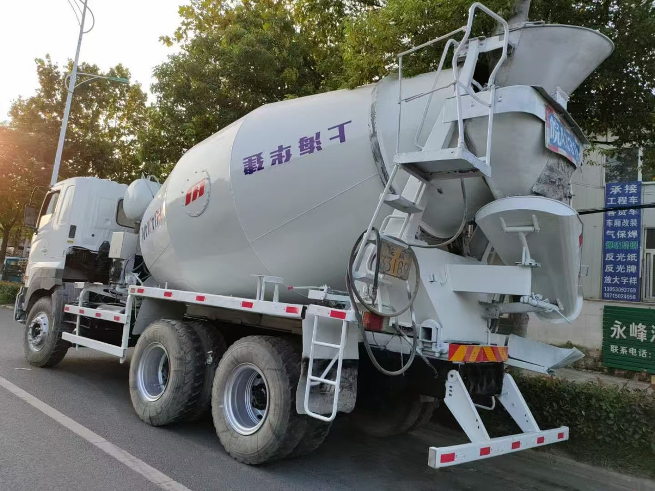 HINO 700  - Camion citerne: photos 5 HINO 700  - Camion citerne: photos 5