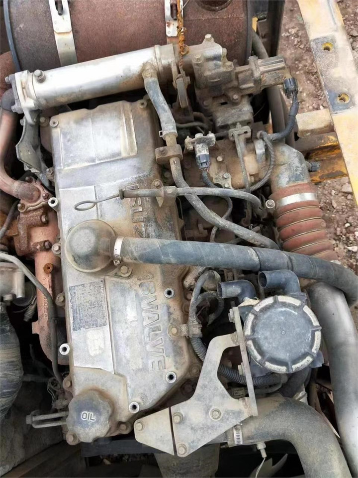 ISUZU 4HK1 - Moteur et pièces pour Pelle: photos 2 ISUZU 4HK1 - Moteur et pièces pour Pelle: photos 2