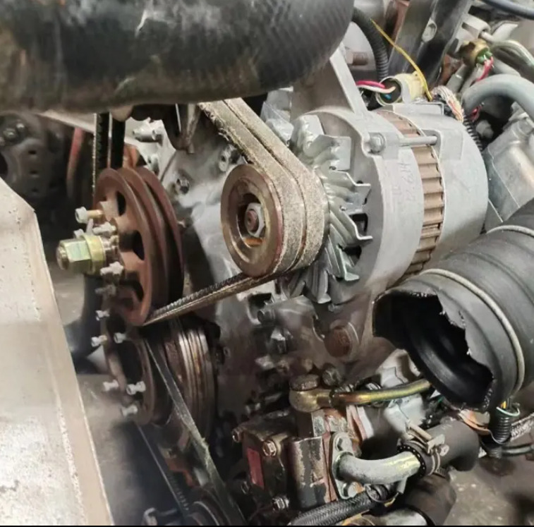 ISUZU 6WF1 - Moteur pour Pelle: photos 2 ISUZU 6WF1 - Moteur pour Pelle: photos 2