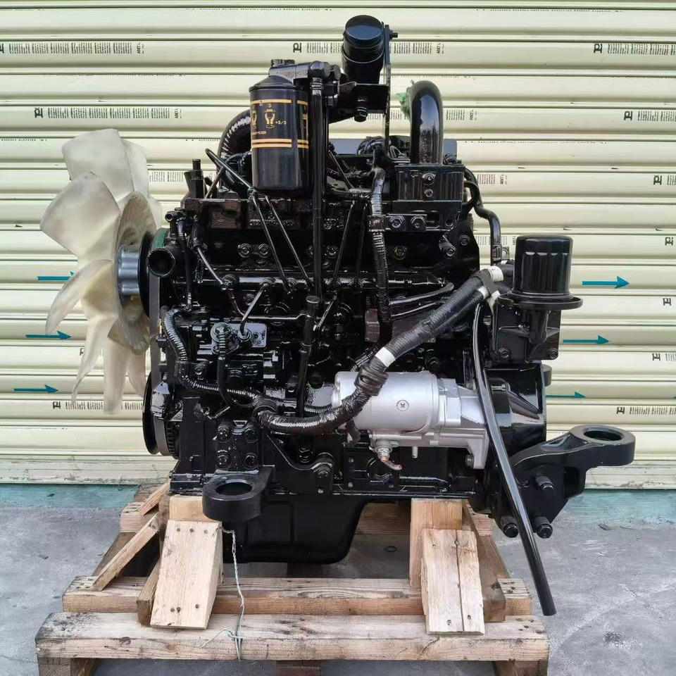 KOMATSU 4D95LE-5 - Moteur pour Pelle: photos 3 KOMATSU 4D95LE-5 - Moteur pour Pelle: photos 3
