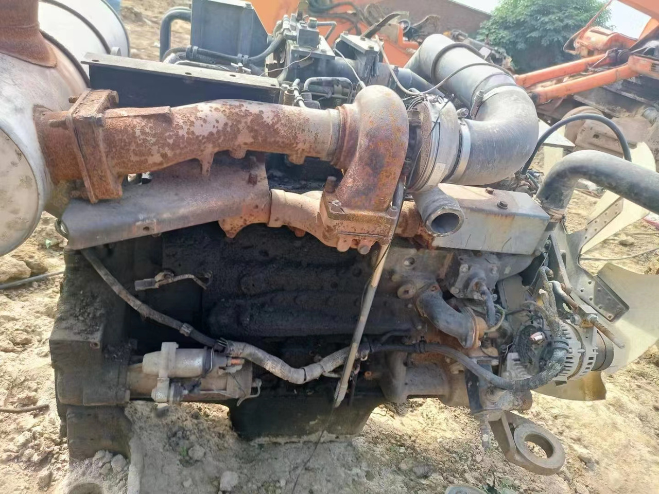 KOMATSU 6D125E-3 - Moteur pour Chargeuse: photos 2 KOMATSU 6D125E-3 - Moteur pour Chargeuse: photos 2
