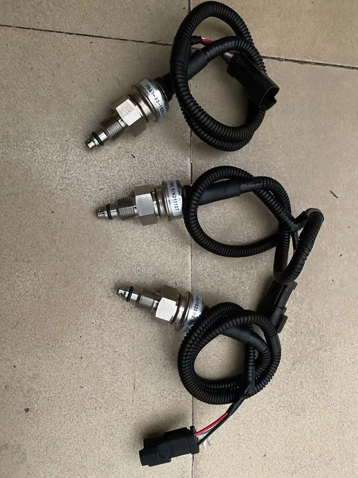 KOMATSU 7861-93-1620 - Capteur pour Chargeuse sur pneus: photos 1 KOMATSU 7861-93-1620 - Capteur pour Chargeuse sur pneus: photos 1