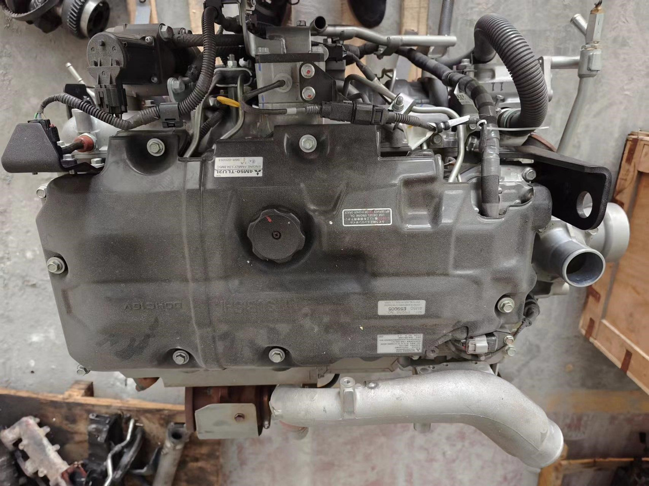MITSUBISHI 4M50 - Moteur pour Pelle: photos 1 MITSUBISHI 4M50 - Moteur pour Pelle: photos 1