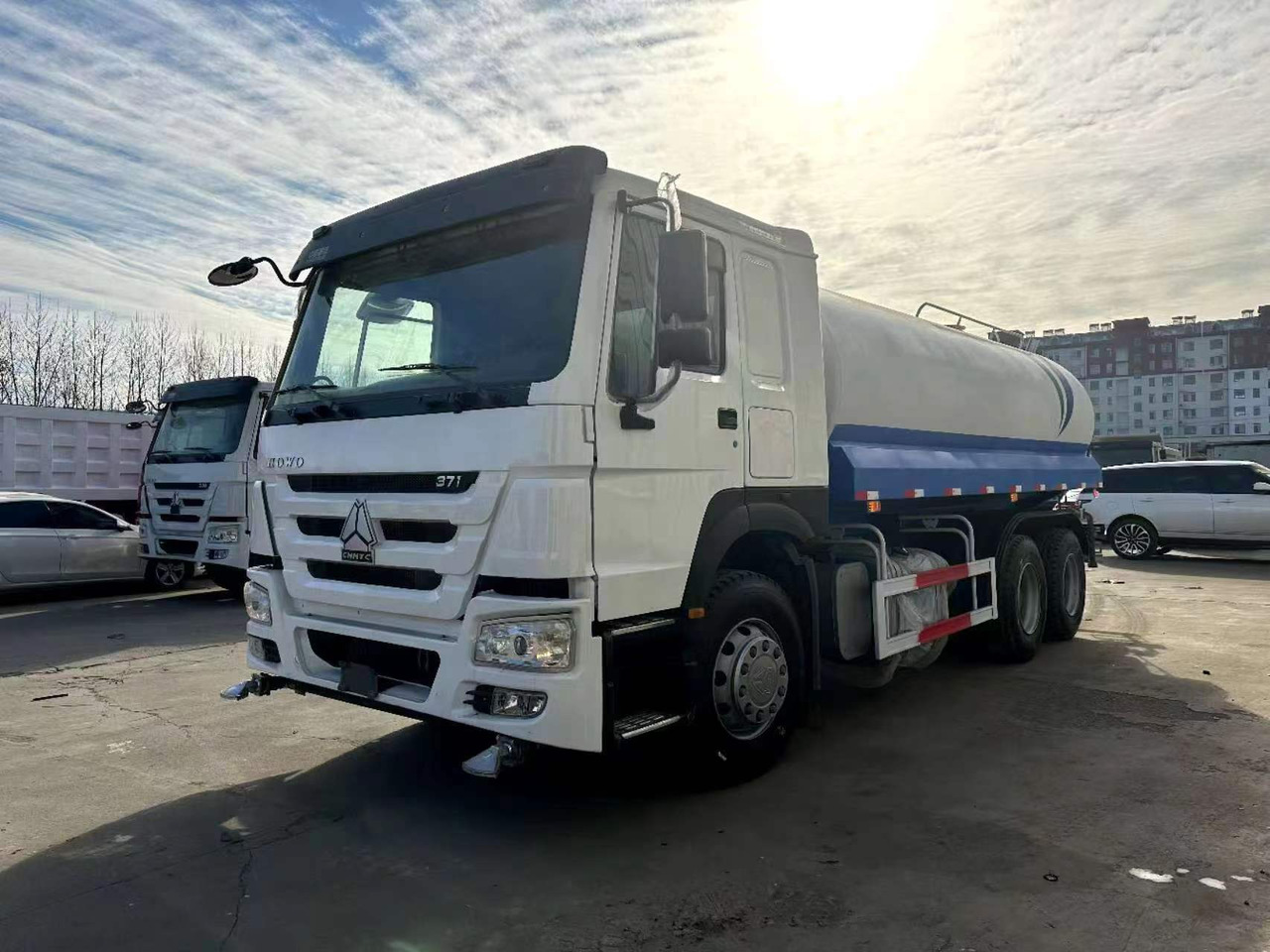 SINOTRUK 20 cubic meters tanker - Camion citerne: photos 2 SINOTRUK 20 cubic meters tanker - Camion citerne: photos 2