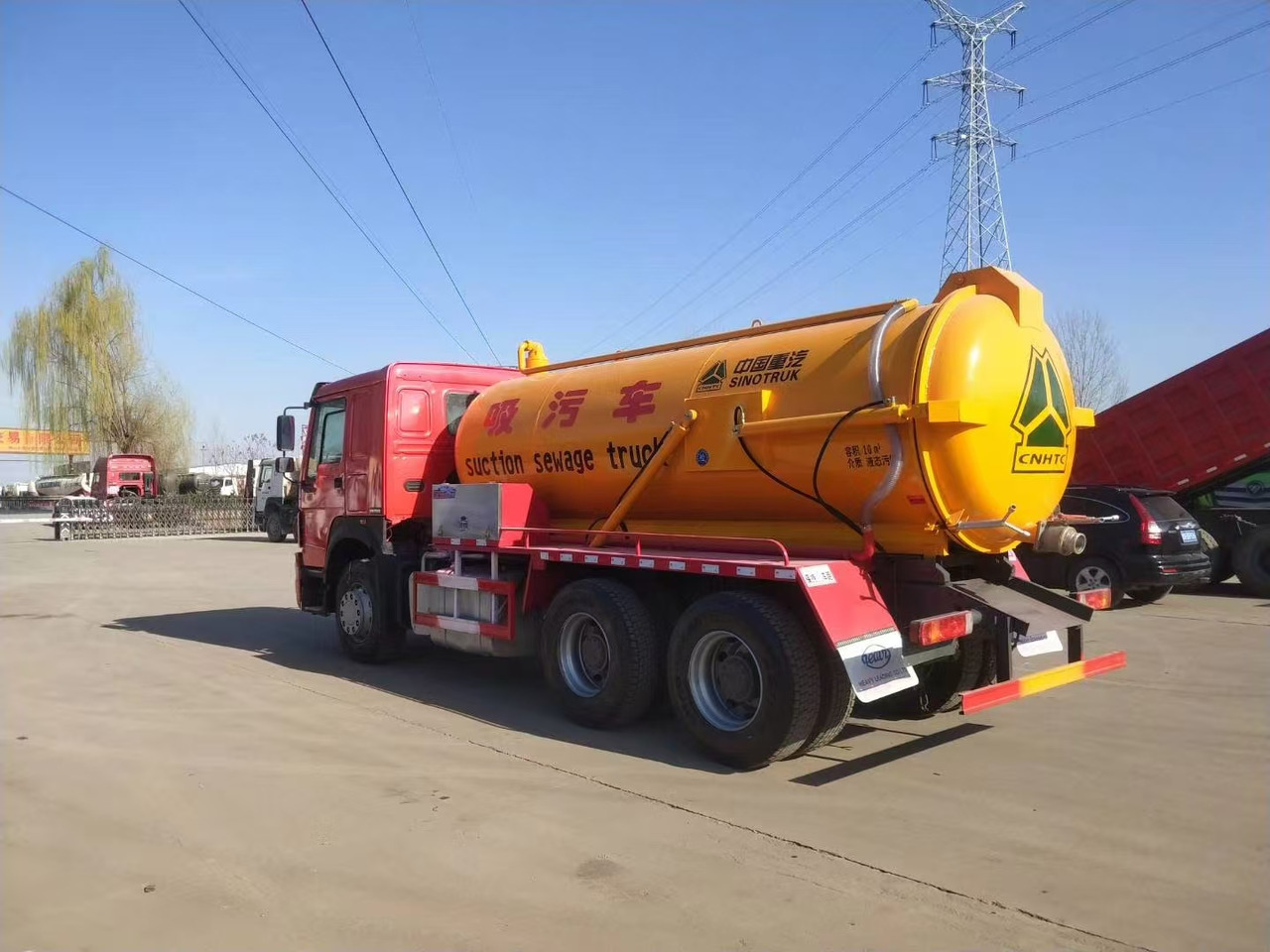 SINOTRUK SINOTRUK  336  suction sewage truck - Camion porte-conteneur/ Caisse mobile: photos 4 SINOTRUK SINOTRUK  336  suction sewage truck - Camion porte-conteneur/ Caisse mobile: photos 4
