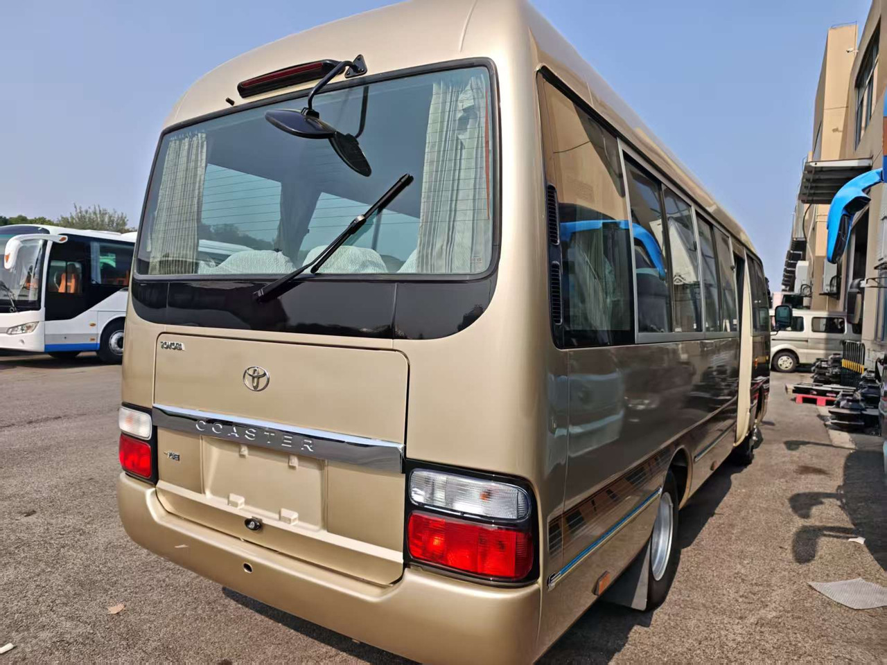 TOYOTA COASTER 23 seats - Autocar: photos 2 TOYOTA COASTER 23 seats - Autocar: photos 2