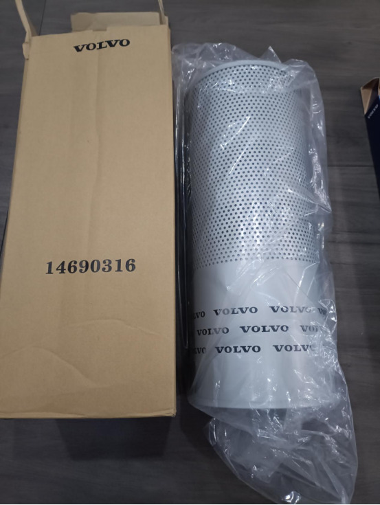 VOLVO 14690316 - Filtre à air pour Pelle: photos 1 VOLVO 14690316 - Filtre à air pour Pelle: photos 1