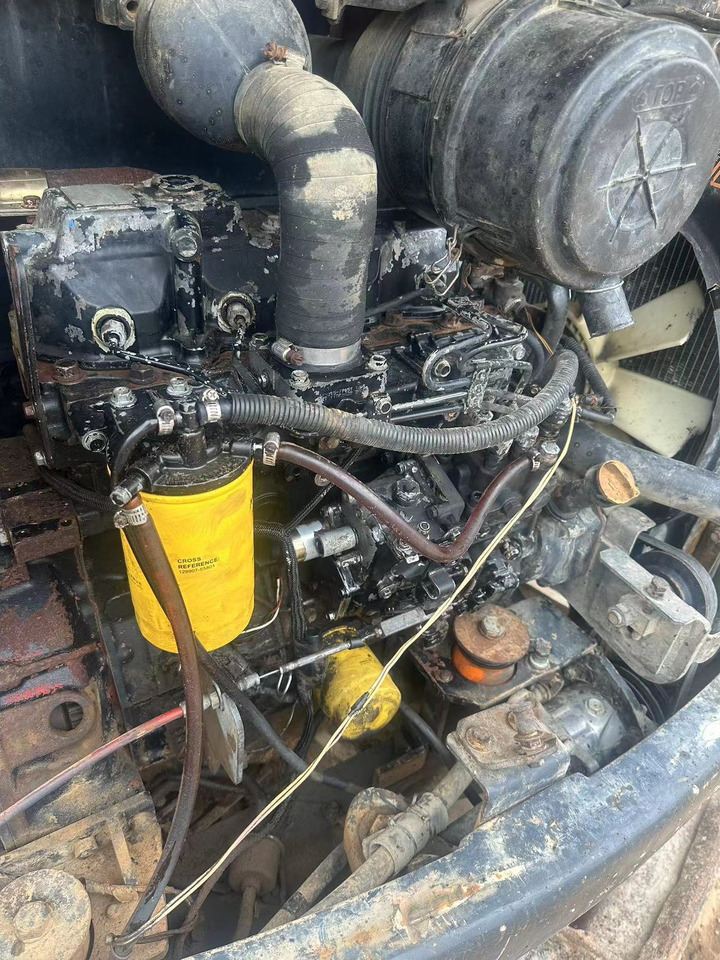 YANMAR 4TNV94 - Moteur pour Pelle: photos 2 YANMAR 4TNV94 - Moteur pour Pelle: photos 2