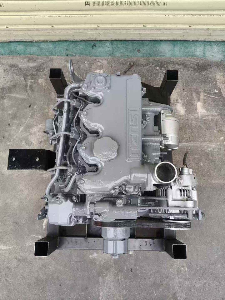 Isuzu 3LB1 - Moteur pour Pelle: photos 3 Isuzu 3LB1 - Moteur pour Pelle: photos 3
