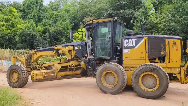 100% Original USA Used Caterpillar 160M with Very Few Hours of Use Used CAT160M Motor Grader in Very Good Condition for Sale! - Niveleuse: photos 4 100% Original USA Used Caterpillar 160M with Very Few Hours of Use Used CAT160M Motor Grader in Very Good Condition for Sale! - Niveleuse: photos 4
