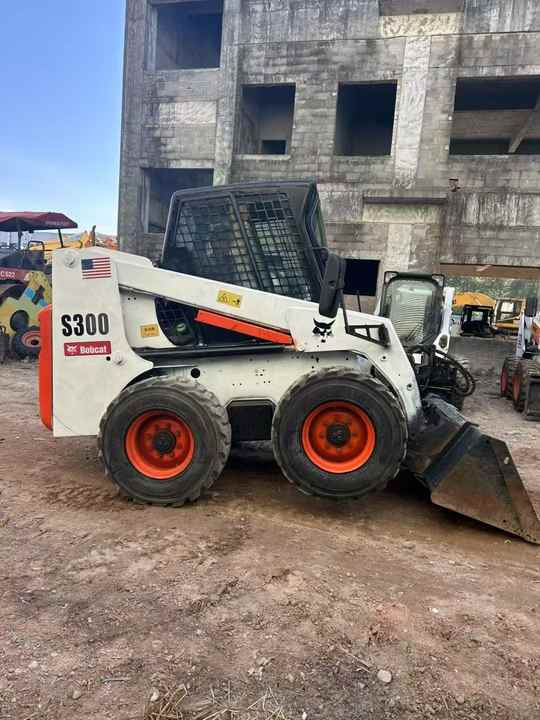 100%Ready Bobcat S300 Well Sold Most Famous Brand High Quality Bobcat S300 Skid Steer Loader for Sale - Chargeuse sur pneus: photos 2 100%Ready Bobcat S300 Well Sold Most Famous Brand High Quality Bobcat S300 Skid Steer Loader for Sale - Chargeuse sur pneus: photos 2