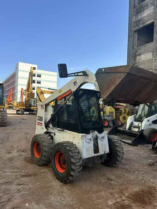 100%Ready Bobcat S300 Well Sold Most Famous Brand High Quality Bobcat S300 Skid Steer Loader for Sale - Chargeuse sur pneus: photos 4 100%Ready Bobcat S300 Well Sold Most Famous Brand High Quality Bobcat S300 Skid Steer Loader for Sale - Chargeuse sur pneus: photos 4