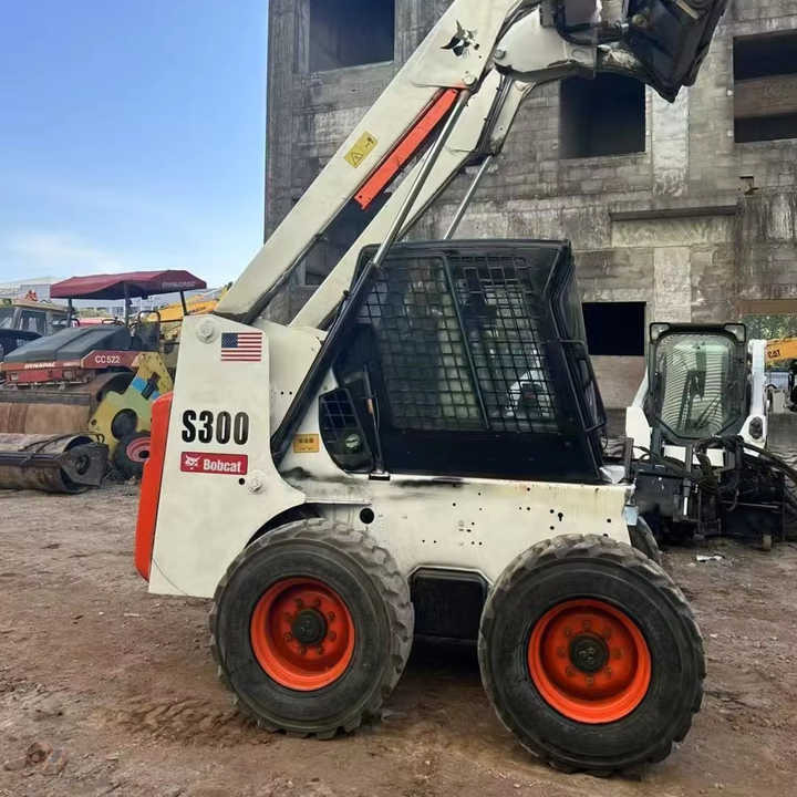 100%Ready Bobcat S300 Well Sold Most Famous Brand High Quality Bobcat S300 Skid Steer Loader for Sale - Chargeuse sur pneus: photos 1 100%Ready Bobcat S300 Well Sold Most Famous Brand High Quality Bobcat S300 Skid Steer Loader for Sale - Chargeuse sur pneus: photos 1