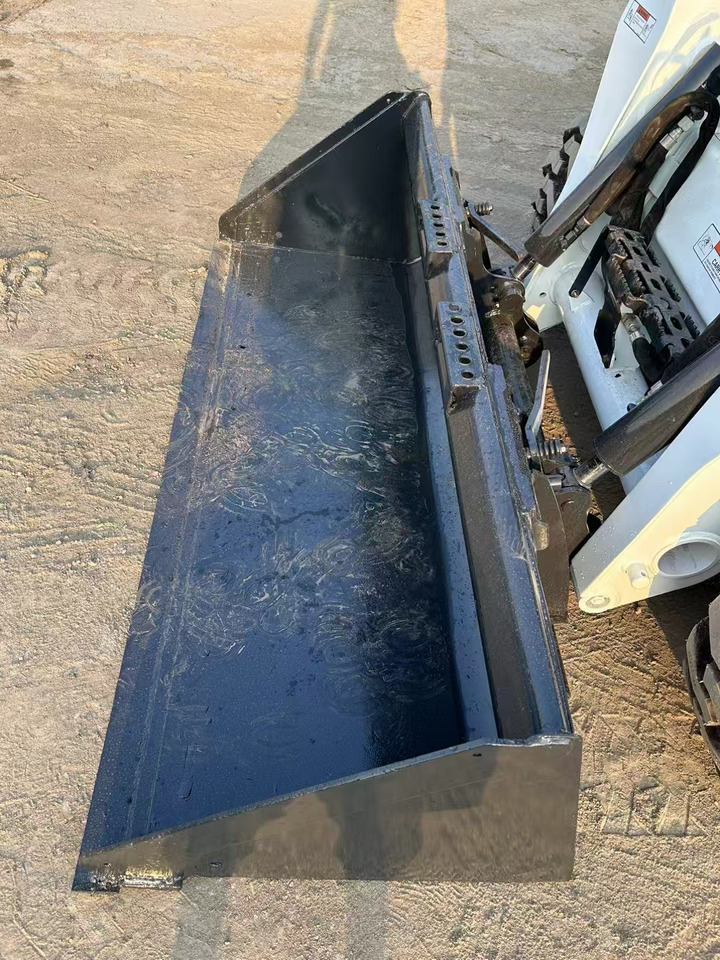 BOBCAT High Performance Low Hours Excellent Condition Reliable Second Hand Bobcat S550 Skid Steer Loader in Stock for Sale - Mini chargeuse: photos 5 BOBCAT High Performance Low Hours Excellent Condition Reliable Second Hand Bobcat S550 Skid Steer Loader in Stock for Sale - Mini chargeuse: photos 5