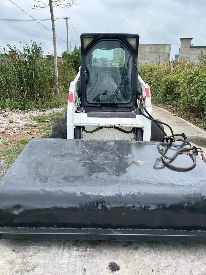 BOBCAT Second-hand Excellent Skidsteer Bobcat S160 - Mini chargeuse: photos 5 BOBCAT Second-hand Excellent Skidsteer Bobcat S160 - Mini chargeuse: photos 5