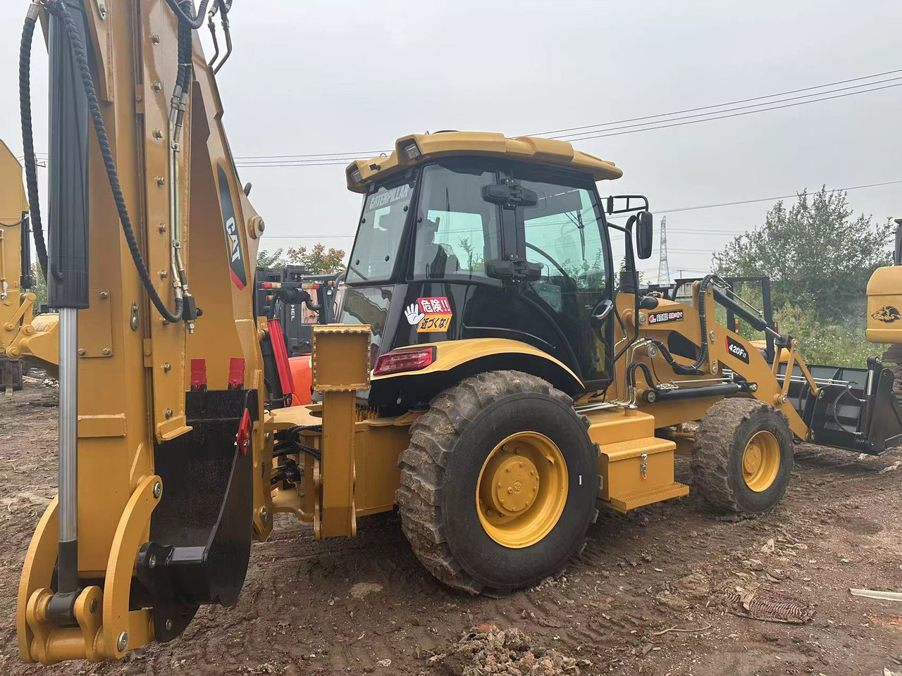 CATERPILLAR Used Good Condition Backhoe Loader CAT420F - Tractopelle: photos 3 CATERPILLAR Used Good Condition Backhoe Loader CAT420F - Tractopelle: photos 3