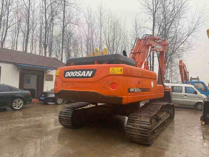 High Quality Doosan Big Size Excavator , Doosan 30ton Dx300lc Digging Machine , Doosan Excavator for Sale - Pelle: photos 5 High Quality Doosan Big Size Excavator , Doosan 30ton Dx300lc Digging Machine , Doosan Excavator for Sale - Pelle: photos 5