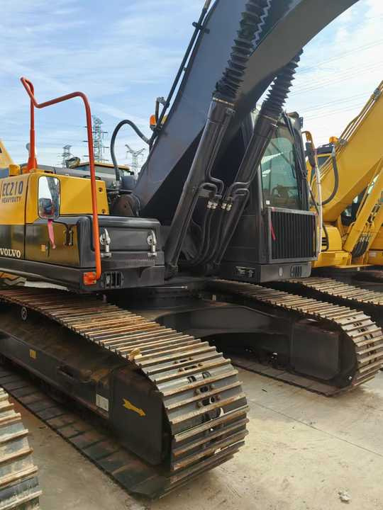 Hot Selling volvo Brand Ec210 20tons Excavator in Stock Used Korea Brand volvo Ec210 240 290 Excavator for Sale - Pelle: photos 2 Hot Selling volvo Brand Ec210 20tons Excavator in Stock Used Korea Brand volvo Ec210 240 290 Excavator for Sale - Pelle: photos 2