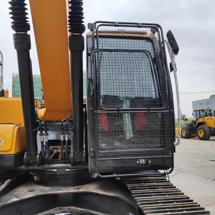 Hyundai Digger 220lc-9s Second Hand Korea Made High Performance Machine Hyundai Excavator for Sale - Pelle sur chenille: photos 3 Hyundai Digger 220lc-9s Second Hand Korea Made High Performance Machine Hyundai Excavator for Sale - Pelle sur chenille: photos 3