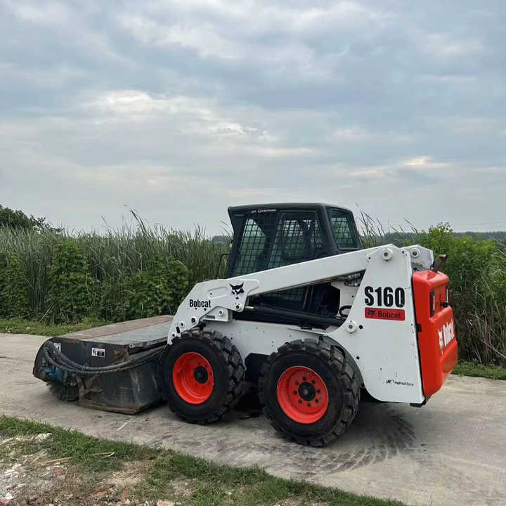 New Arrival Bobcat S160 Skid Steer Loader Available on Sale Hydraulic Type Manufacturer Anhui ZhaoMi - Chargeuse sur pneus: photos 1 New Arrival Bobcat S160 Skid Steer Loader Available on Sale Hydraulic Type Manufacturer Anhui ZhaoMi - Chargeuse sur pneus: photos 1