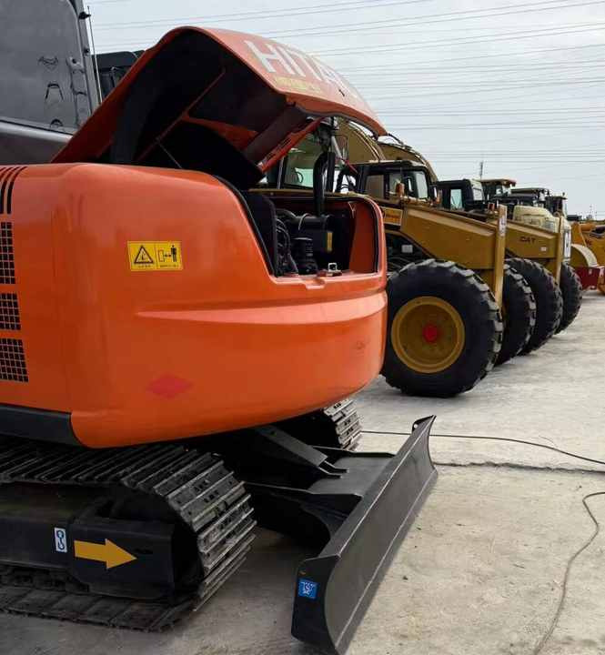 Original Japan Hitachi ZX60 Excavator Hitachi Excavator in Low Price for Hot Sale - Pelle sur chenille: photos 4 Original Japan Hitachi ZX60 Excavator Hitachi Excavator in Low Price for Hot Sale - Pelle sur chenille: photos 4