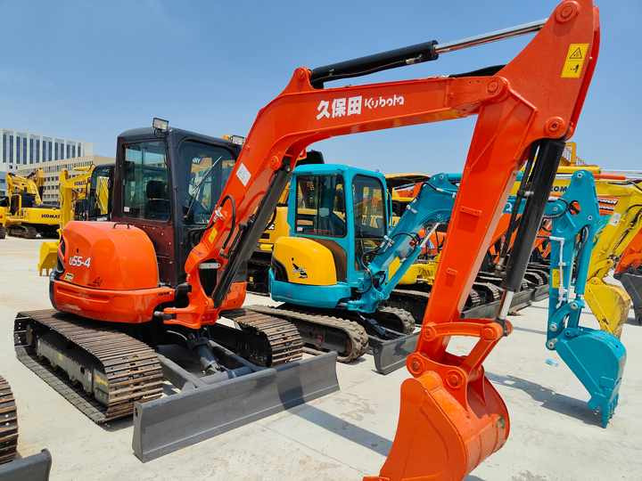 Perfect Condition Kubota U55-4 Japan Brand Mini Excavator with Pusher for Sale Kubota U25 35 55 5tons - Mini pelle: photos 3 Perfect Condition Kubota U55-4 Japan Brand Mini Excavator with Pusher for Sale Kubota U25 35 55 5tons - Mini pelle: photos 3