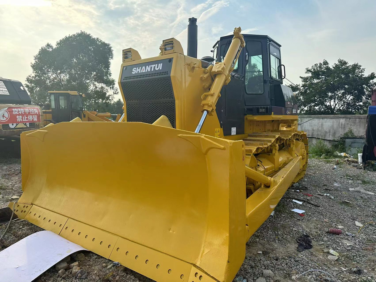 SHANTUI USED SHANTUI SD32 Hotsale Bulldozer - Bulldozer: photos 1 SHANTUI USED SHANTUI SD32 Hotsale Bulldozer - Bulldozer: photos 1
