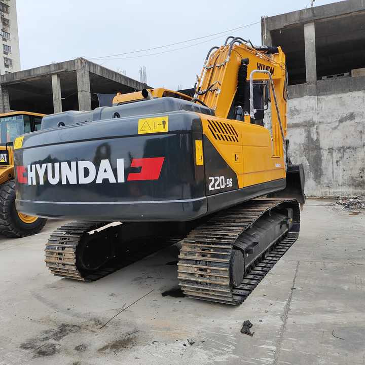 South Korea Low Price Hyundai 220lc-9s Excavator Hyundai 22ton Excavator Hot Sale - Pelle sur chenille: photos 3 South Korea Low Price Hyundai 220lc-9s Excavator Hyundai 22ton Excavator Hot Sale - Pelle sur chenille: photos 3