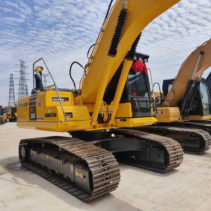 USED komatsu Pc200-8 Excavator with Good Condition for Sale - Pelle sur chenille: photos 4 USED komatsu Pc200-8 Excavator with Good Condition for Sale - Pelle sur chenille: photos 4